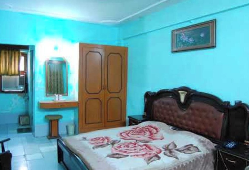 هتل Viren Plaza, Agra