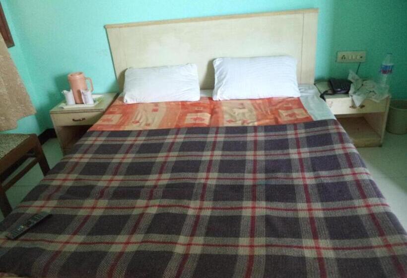 هتل Viren Plaza, Agra