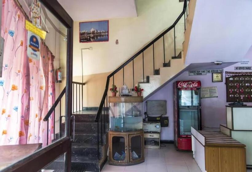 هتل Viren Plaza, Agra