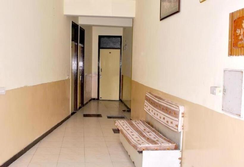 هتل Viren Plaza, Agra