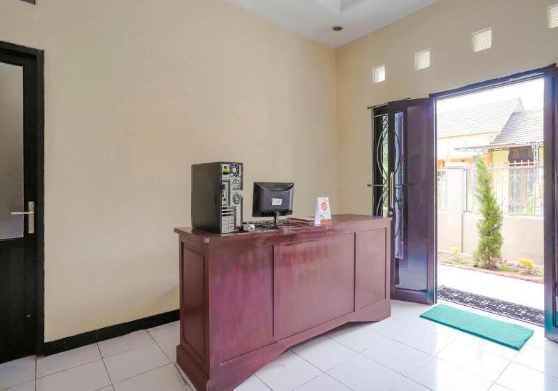 호텔 Guest House Citra Pemuda Syariah By Oyo Rooms