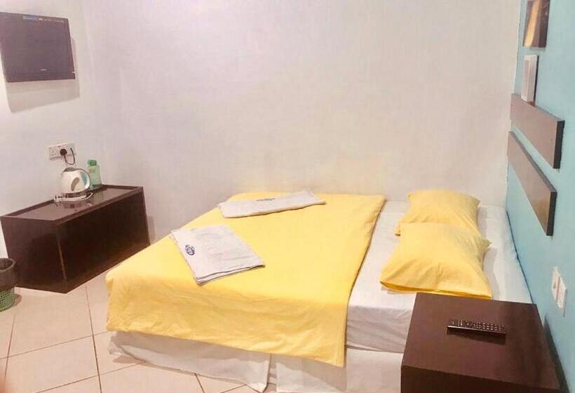 فندق Holiday Dive Inn