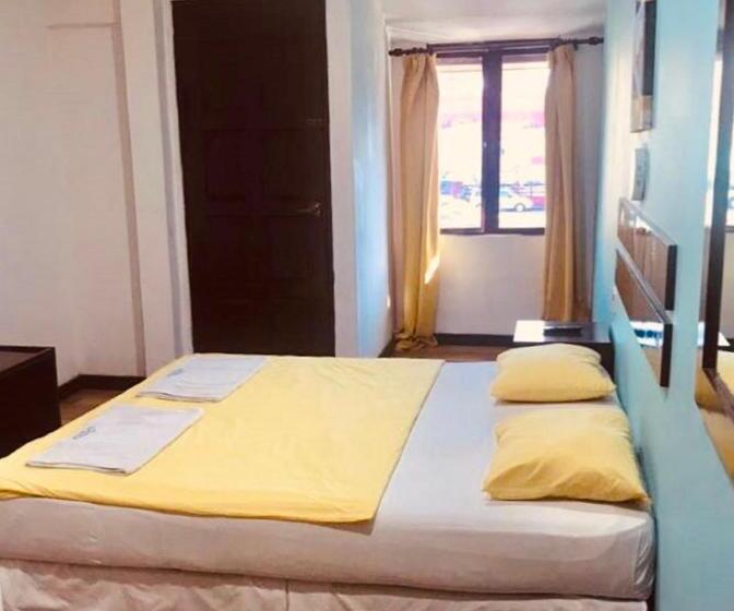 فندق Holiday Dive Inn