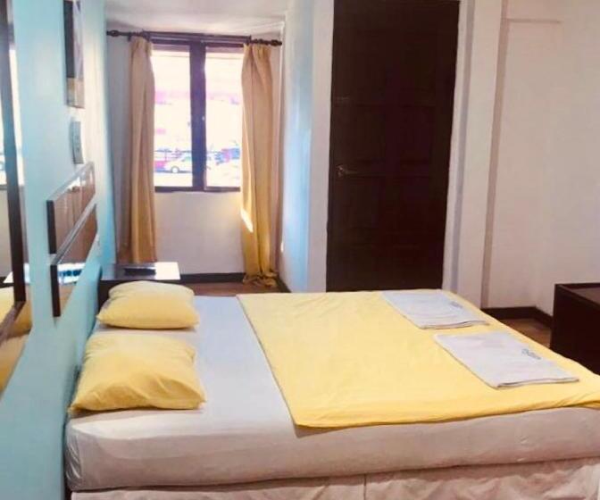 فندق Holiday Dive Inn