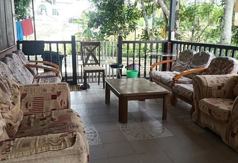 בית מלון כפרי Home Valley Homestay Tambunan By Oyo Rooms