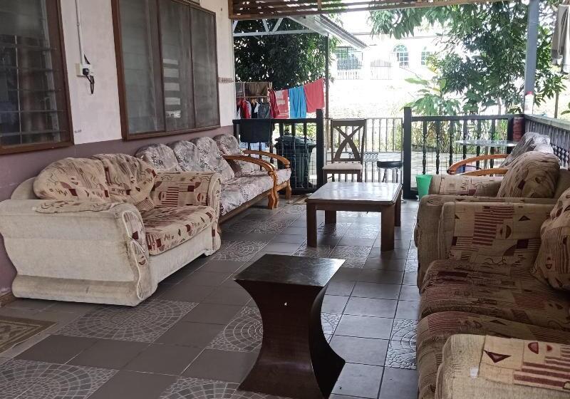 בית מלון כפרי Home Valley Homestay Tambunan By Oyo Rooms