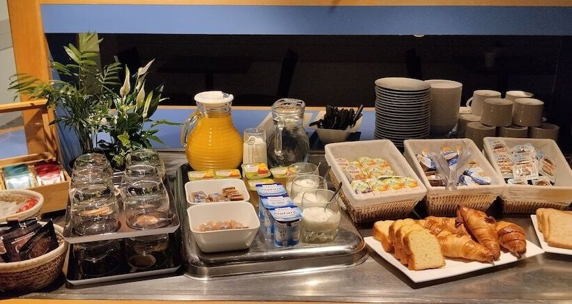 ホテル Initial By Balladins Sable Sur Sarthe