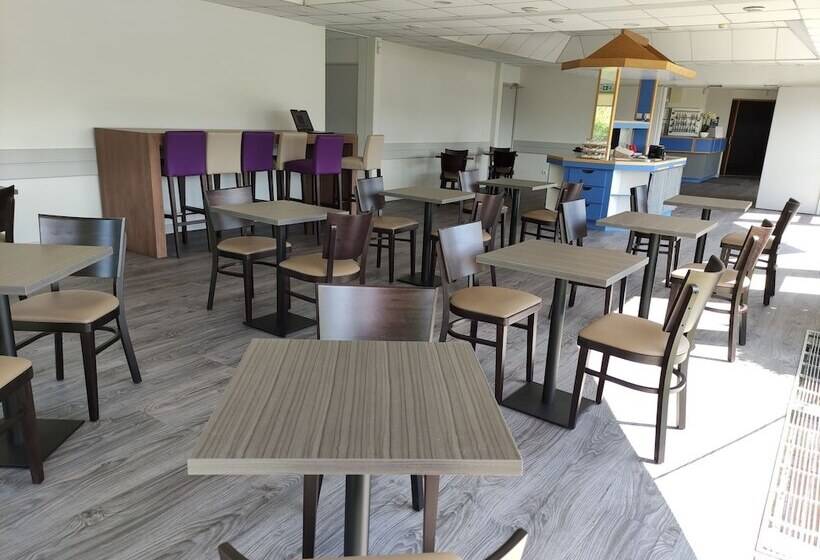 ホテル Initial By Balladins Sable Sur Sarthe