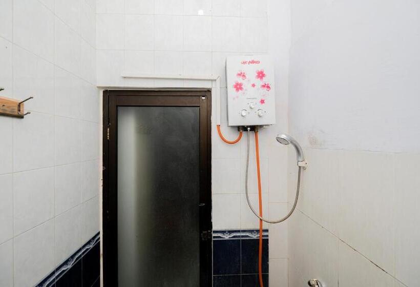 酒店 Reddoorz Syariah At Danau Maninjau Sawojajar