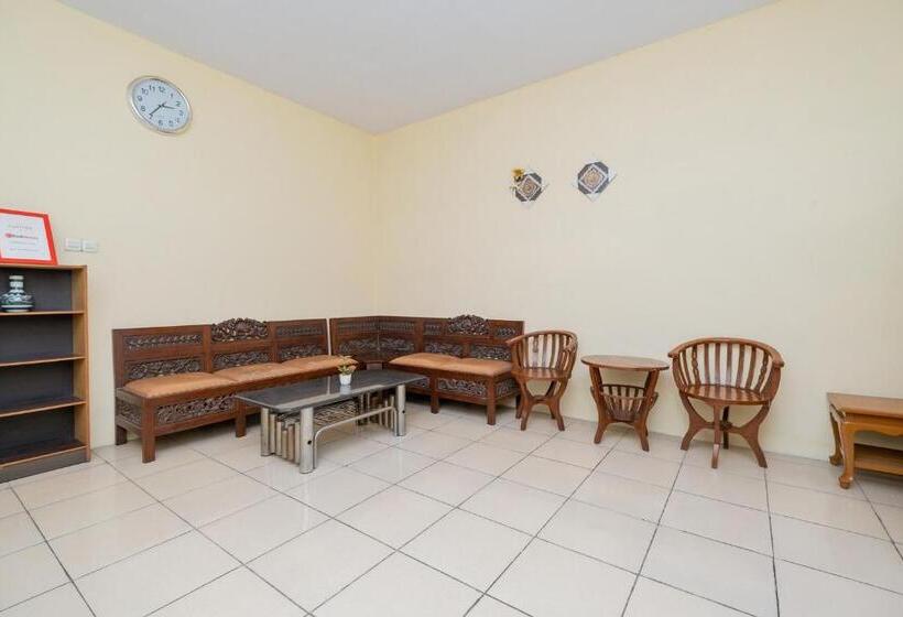 酒店 Reddoorz Syariah At Danau Maninjau Sawojajar