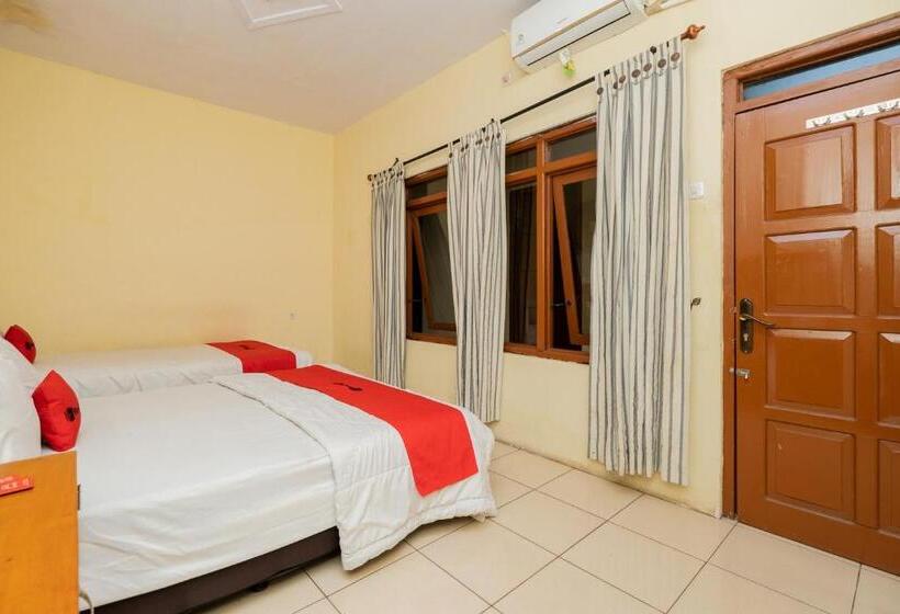 酒店 Reddoorz Syariah At Danau Maninjau Sawojajar