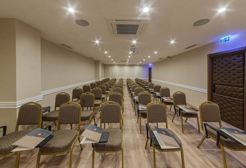 호텔 Mukarnas Pera