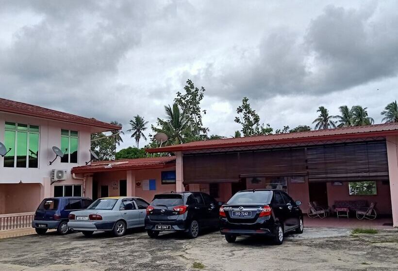 فندق Oyo Home 90352 Muan's Homestay