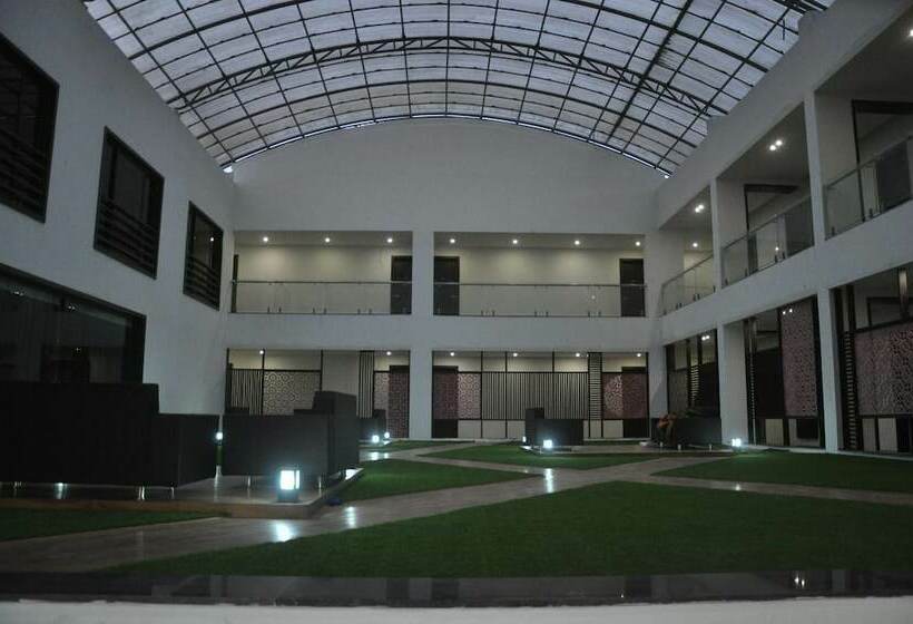 בית מלון כפרי The Divine Resort