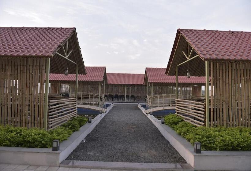 בית מלון כפרי The Divine Resort