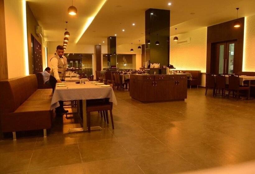 בית מלון כפרי The Divine Resort