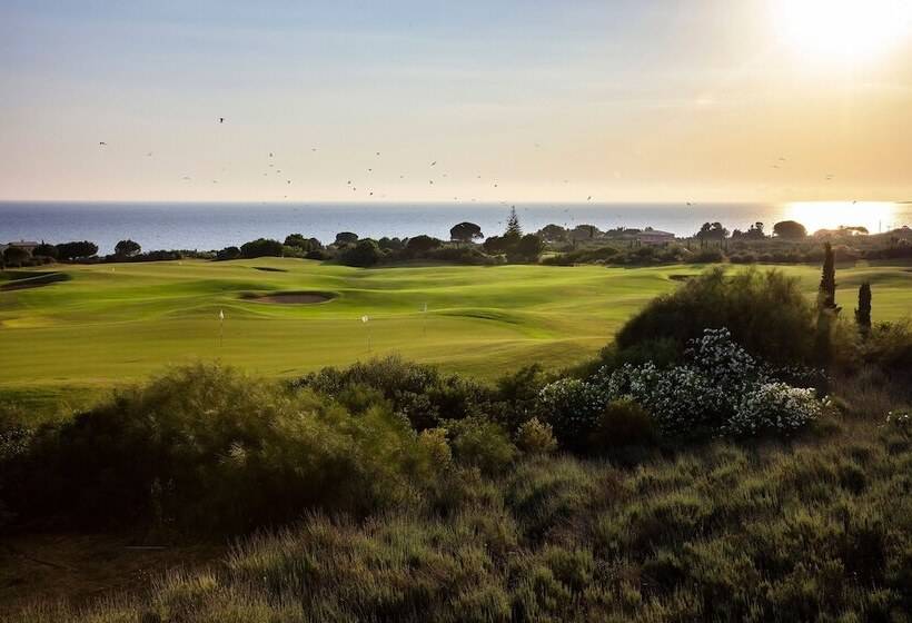 בית מלון כפרי W Costa Navarino