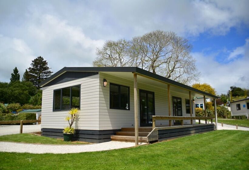 בית מלון כפרי Waitomo Top 10 Holiday Park