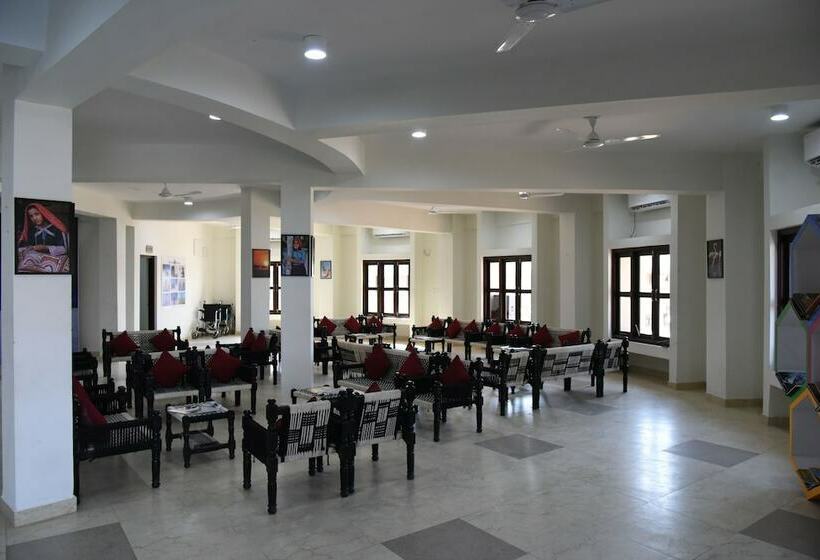 ホテル Praveg White Rann Resort Rann Utsav Dhordo