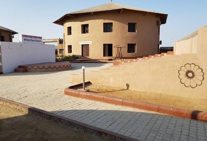ホテル Praveg White Rann Resort Rann Utsav Dhordo