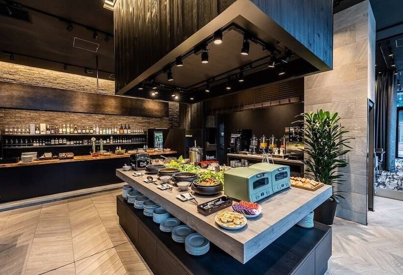 בית מלון כפרי Wyndham Garden Sapporo Odori