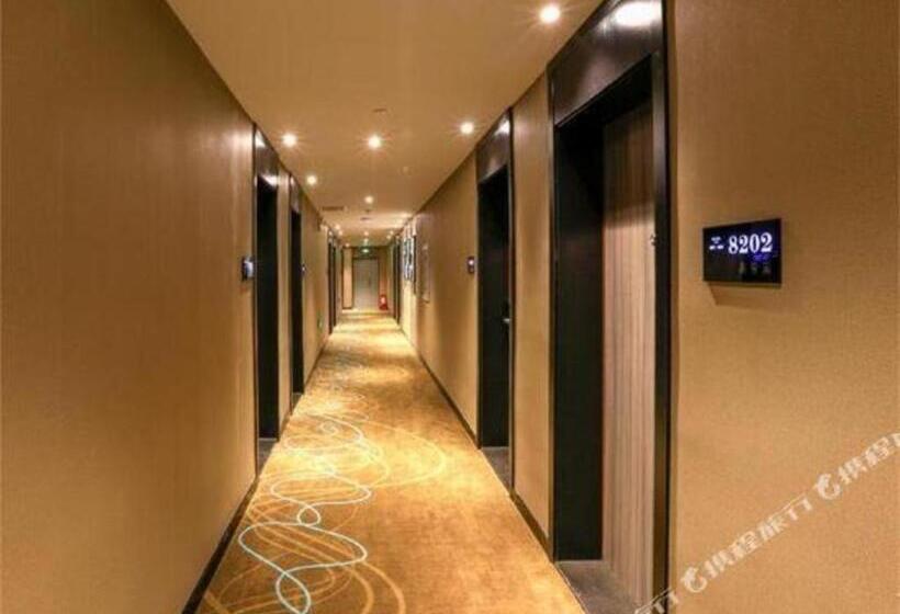 Отель Xana Lite Heihe Russian Commodity Street Central Pedestrian Street