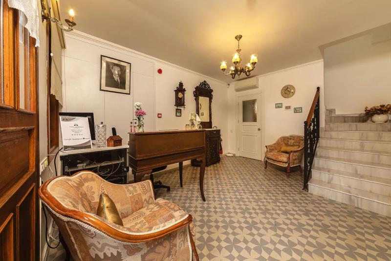 هتل Zemira Garden