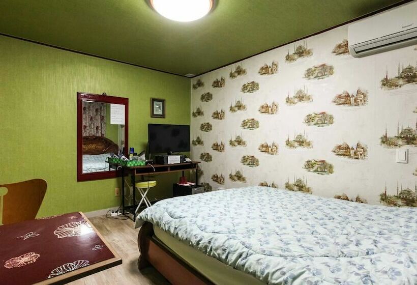 Jeju Donggung Motel