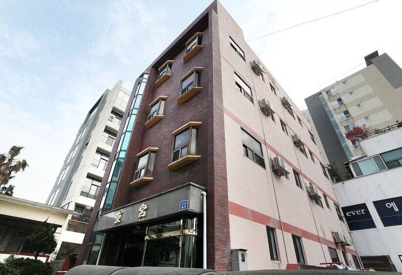 Jeju Donggung Motel