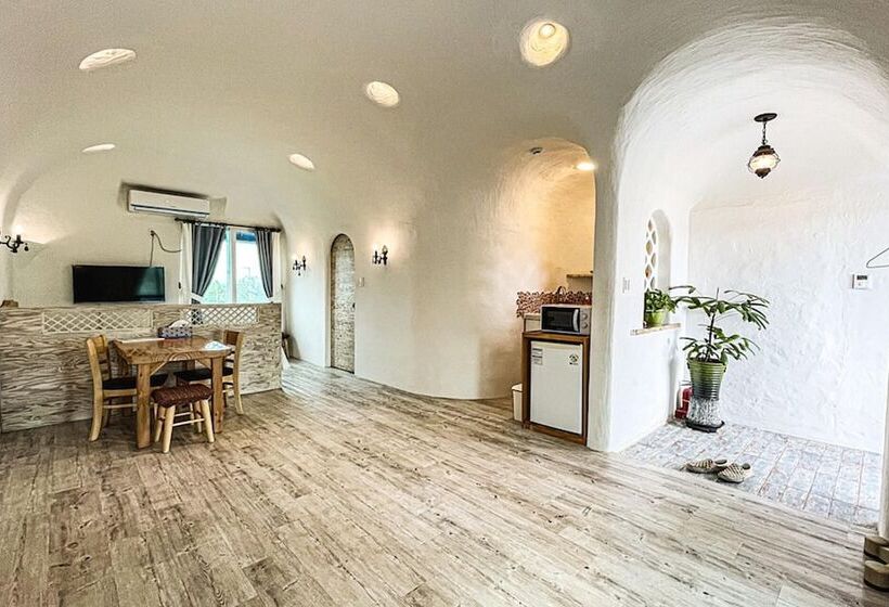 Jeju Hayandeungdae Pension