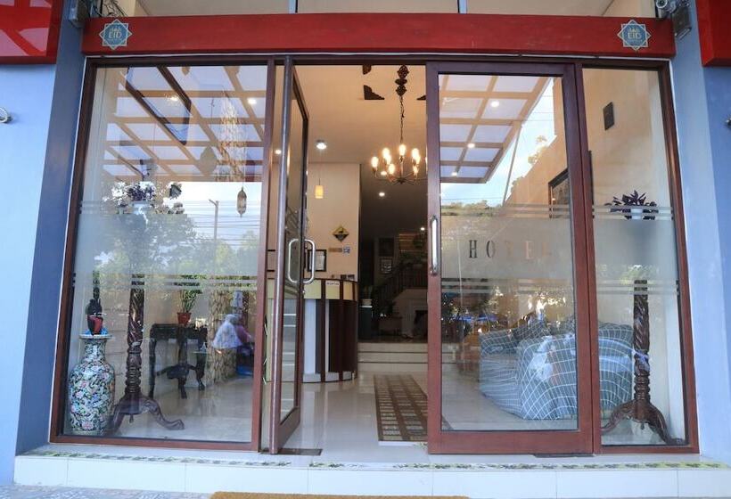 My Rooms Poma Hotel Stay N Dine