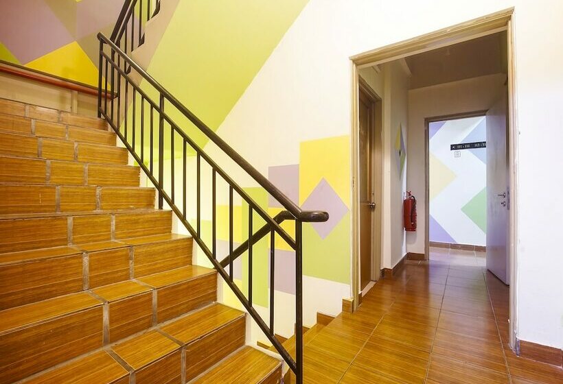 Отель Night Queen Salak Tinggi