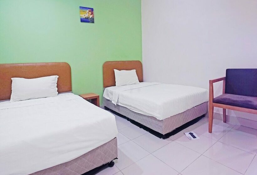 Отель Night Queen Salak Tinggi