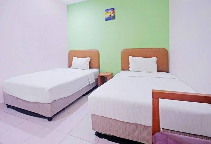 Отель Night Queen Salak Tinggi