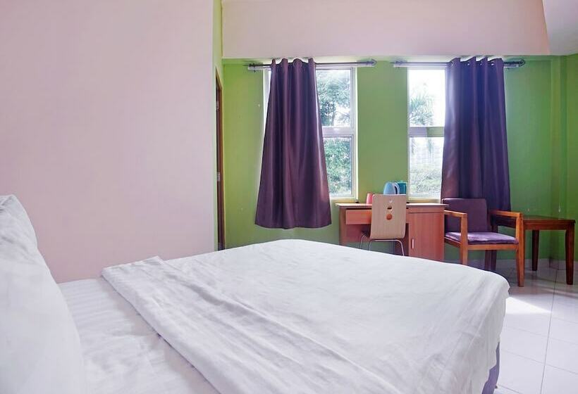 Отель Night Queen Salak Tinggi