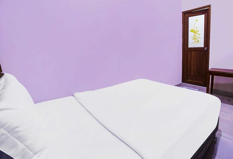 Отель Night Queen Salak Tinggi