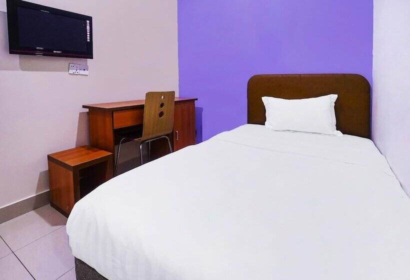 Отель Night Queen Salak Tinggi