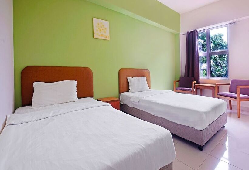 Отель Night Queen Salak Tinggi