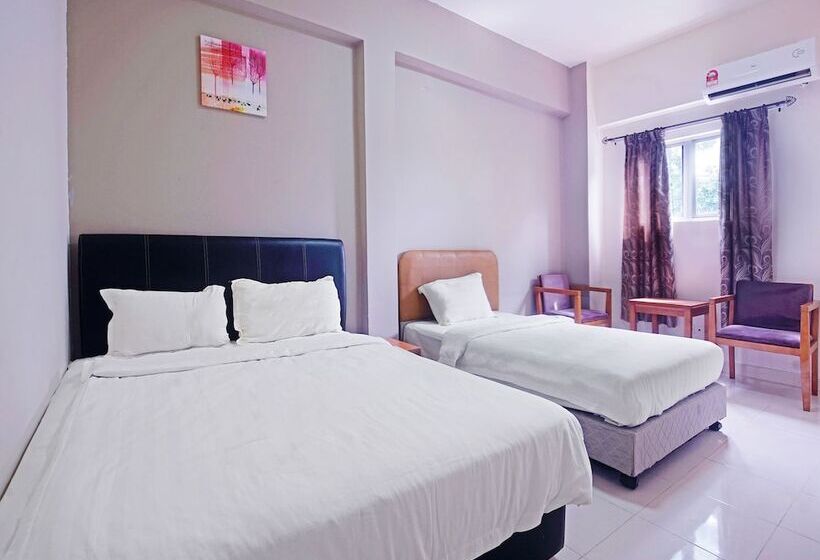 Отель Night Queen Salak Tinggi