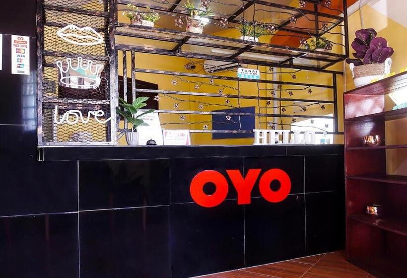 Отель Night Queen Salak Tinggi