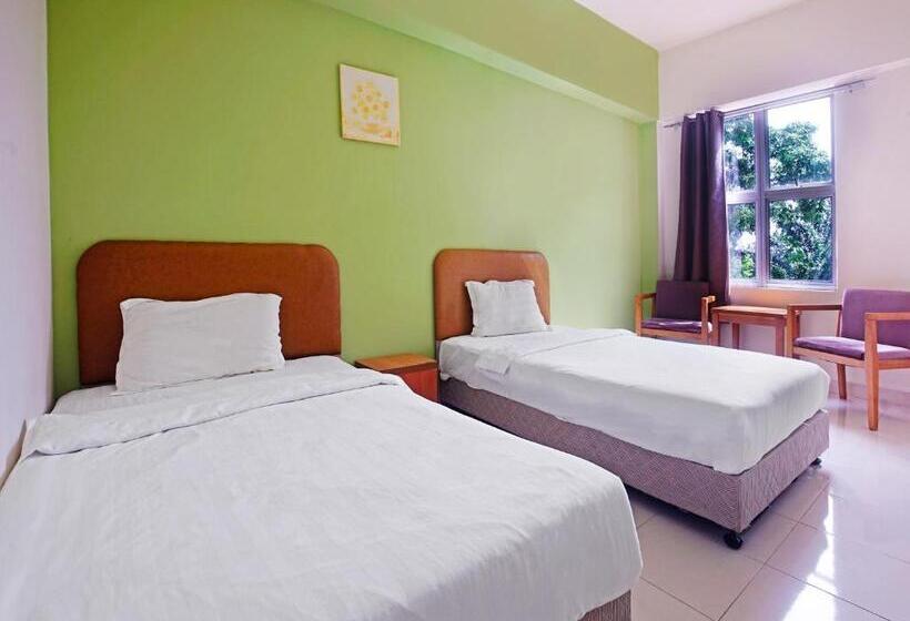 Отель Night Queen Salak Tinggi