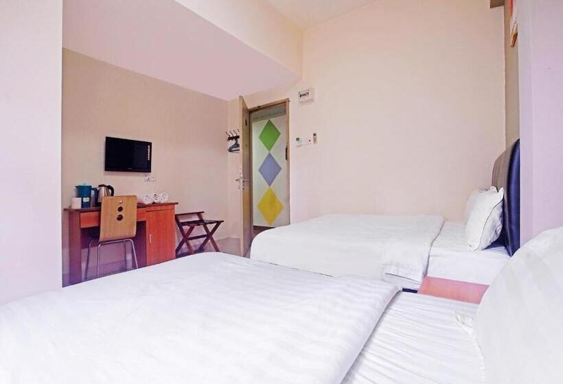 Отель Night Queen Salak Tinggi