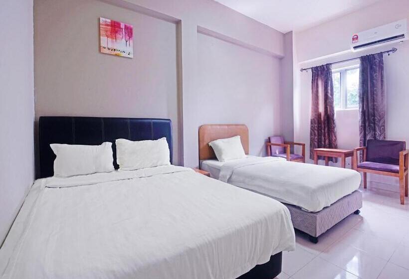 Отель Night Queen Salak Tinggi