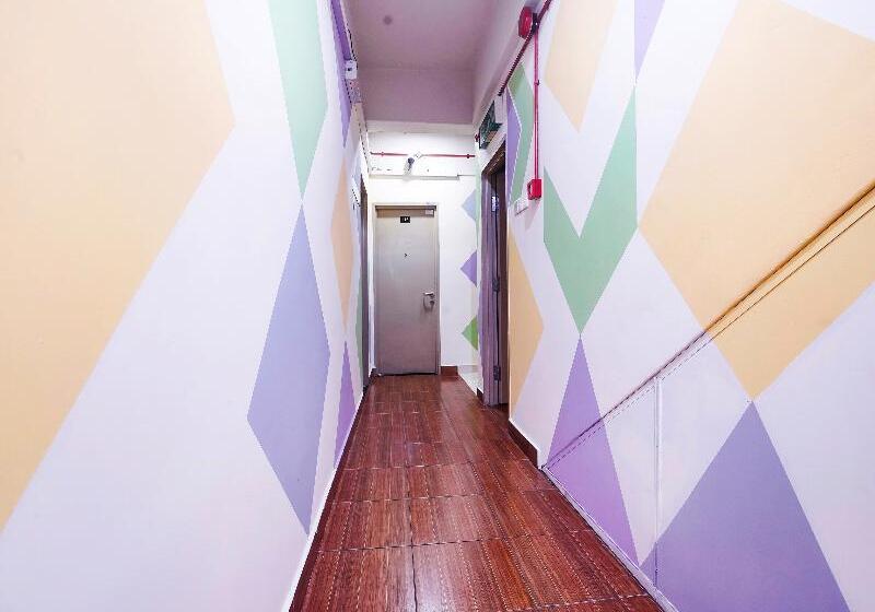 Отель Night Queen Salak Tinggi