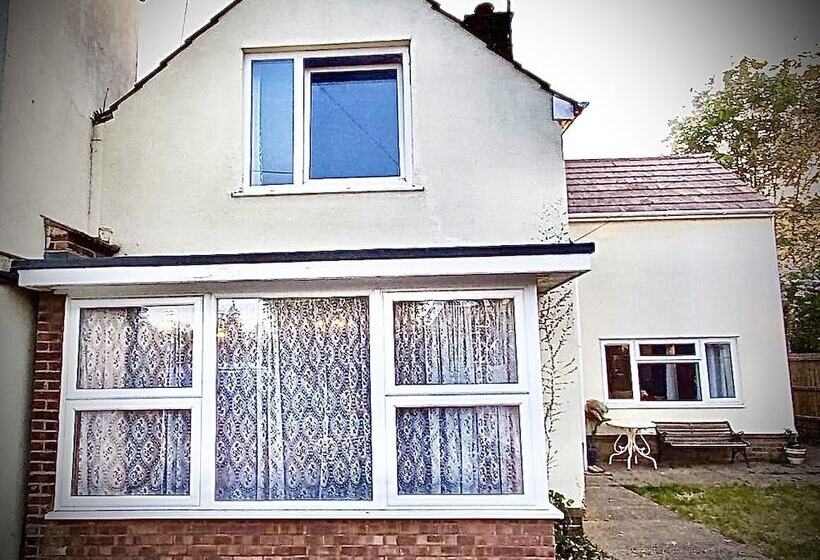 ペンション Amara House