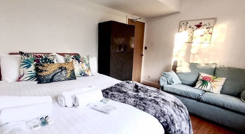 ペンション Amara House