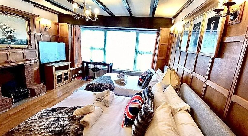 ペンション Amara House