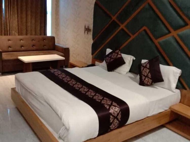 펜션 Green Park Vadodara