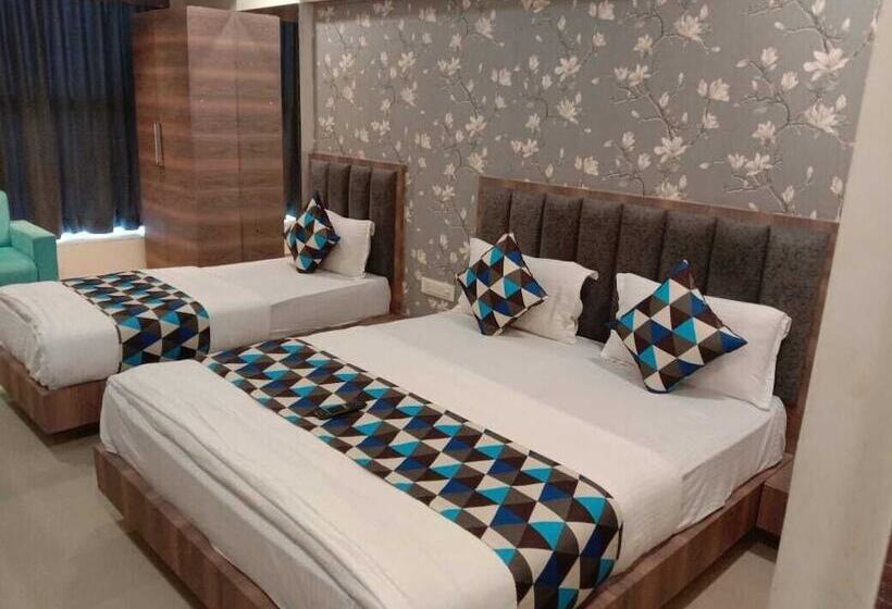 펜션 Green Park Vadodara