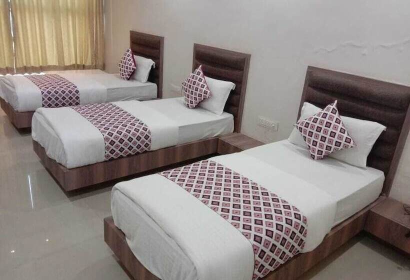 펜션 Green Park Vadodara